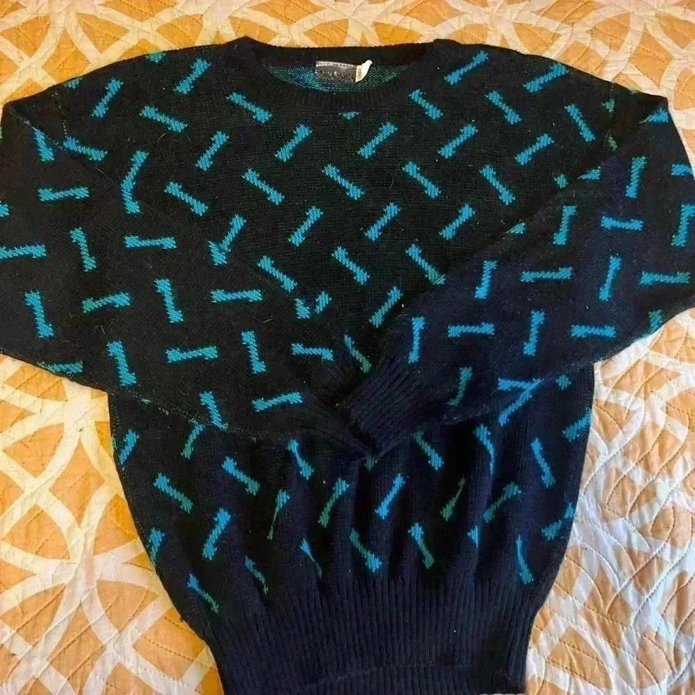 Vintage Women’s Size M City Streets Abstract Sweater